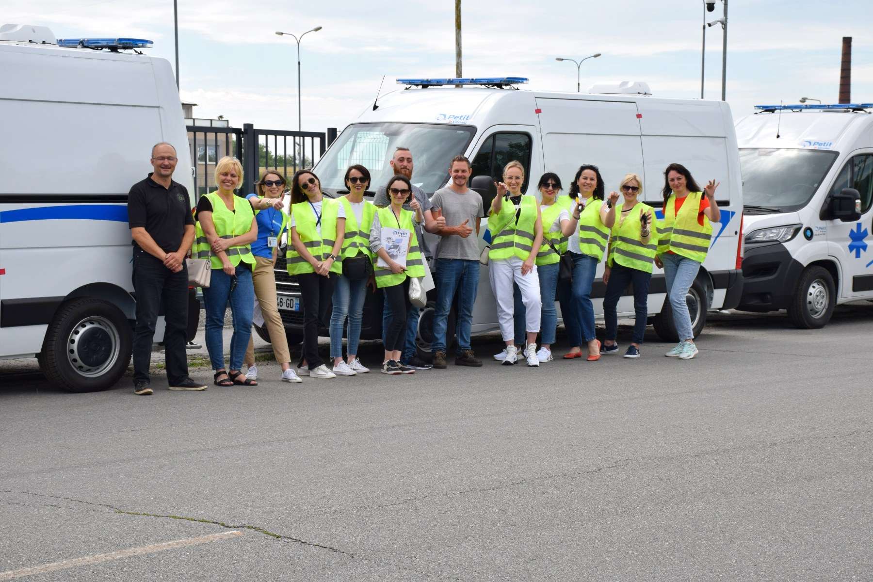 A short history of great work resulting in delivery of 11 ambulances to Ukraine