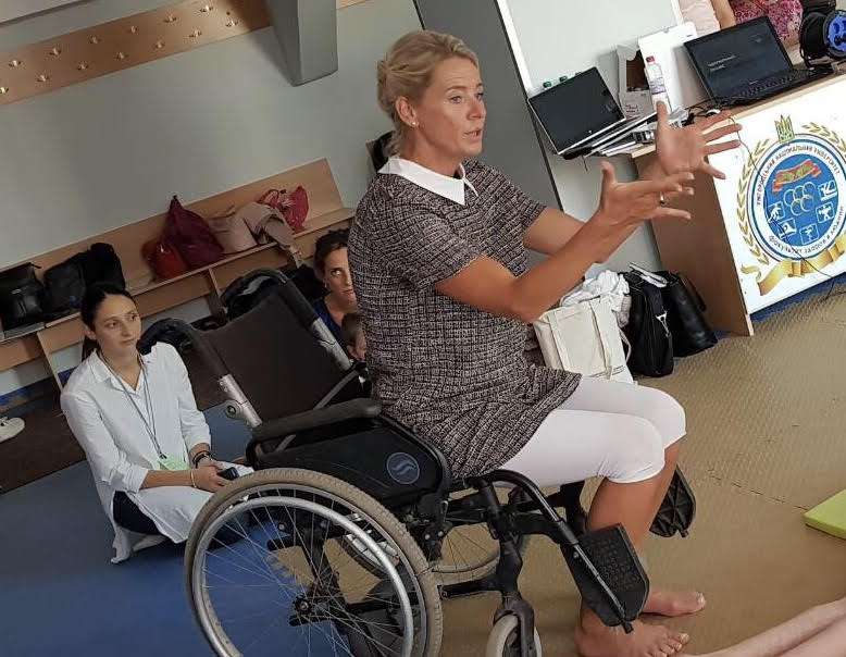 Swiss practicing trainers will provide a course of lectures on physiotherapy in early intervention for specialists in Zakarpattia