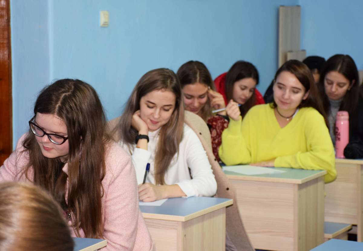 The first students received their certificates for participation in a training course on quality management in teaching, team, and institutions