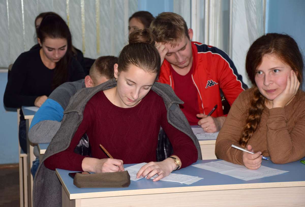 The first students received their certificates for participation in a training course on quality management in teaching, team, and institutions