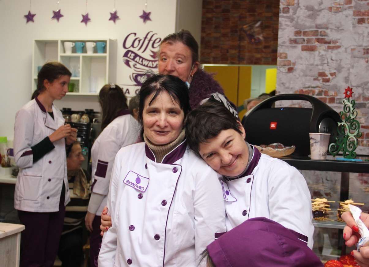 The Medical Aid Committee in Zakarpattia supported the work of an inclusive confectionery in Uzhhorod