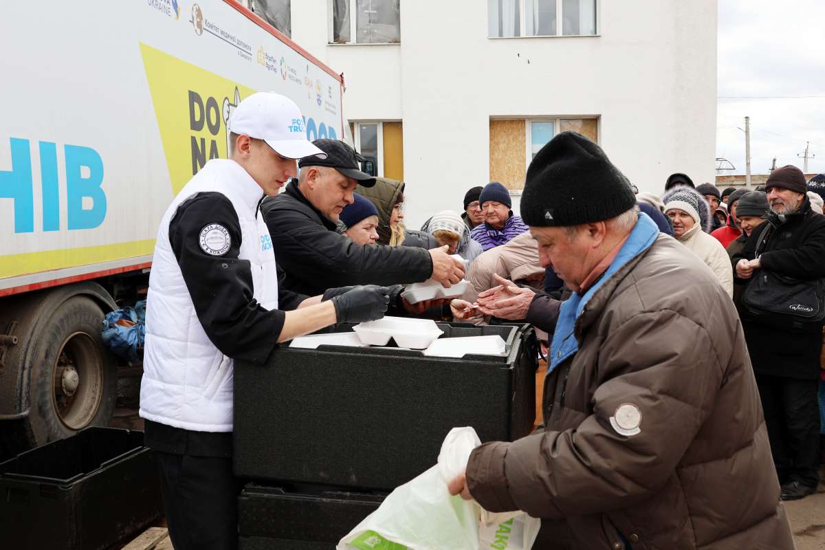 "Kitchen Without Borders": more than 67 thousand hot meals during a month